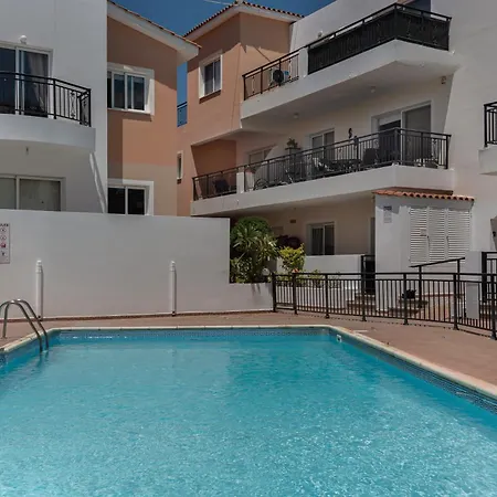 Phaedrus Living Ithaki Gardens Flat Apartman *